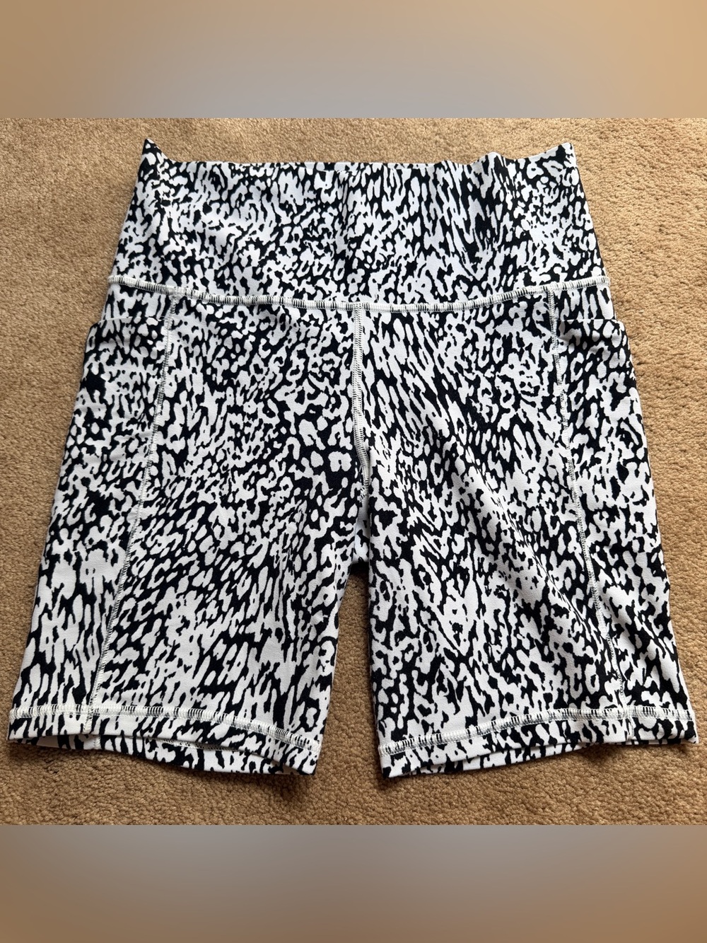 Athleta black/ white bike shorts size medium